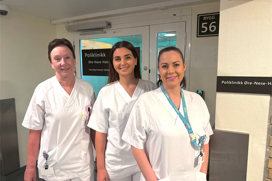 Tre ansatte ved Øre-Nese-Hals poliklinikk ved Sykehuset Telemark.