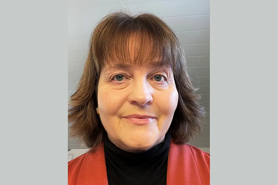 En person med langt hår