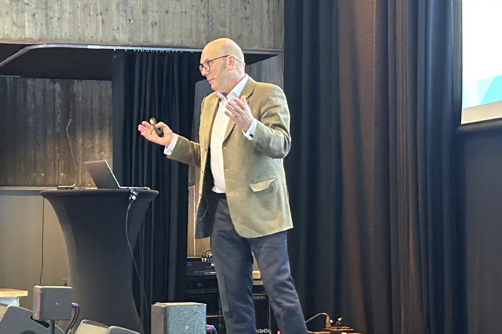 Lars Rønnings stod på scenen under strategisamlingen