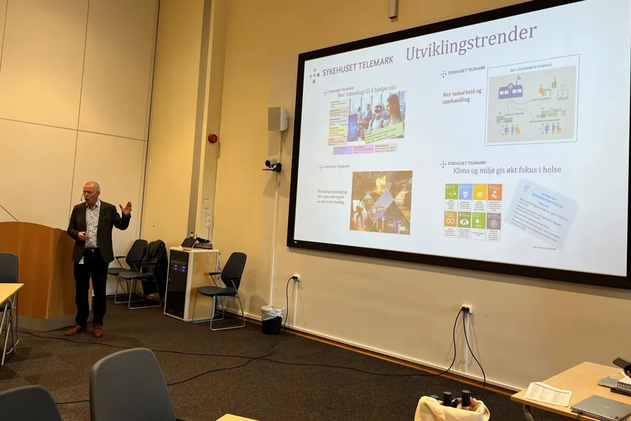 En person som holder en presentasjon