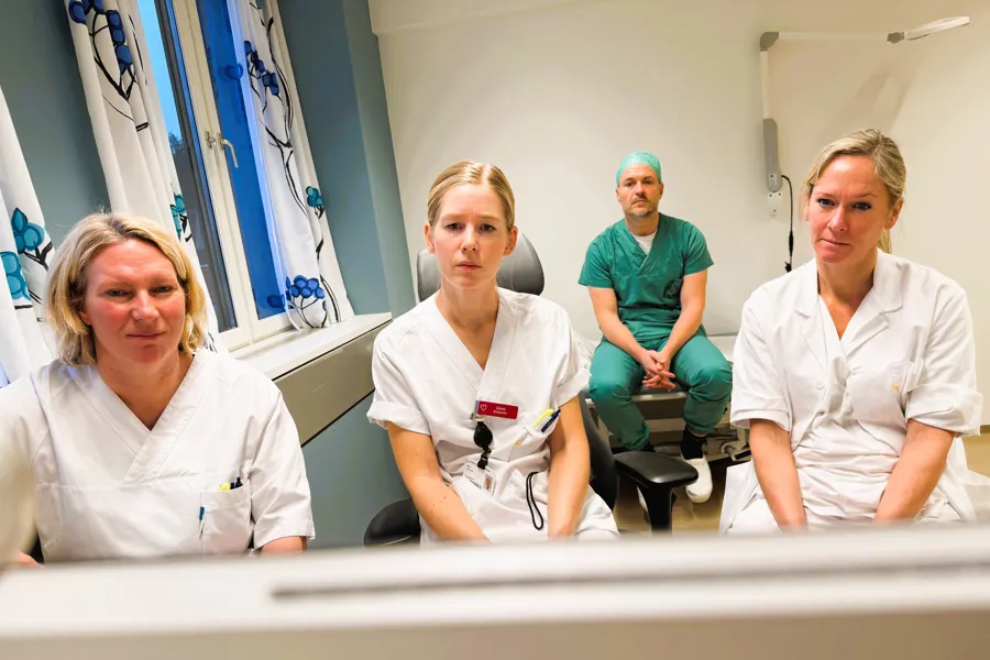 Unni Eilefsen (sykepleier) , Karina Tangerud (overlege) , Elisabeth Sirnes (SamSår-koordinator) og Ole Arvid Forså Østerud (overlege).
