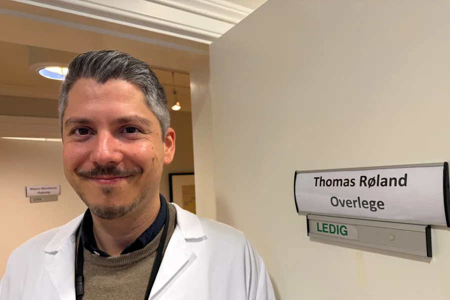 Thomas Røland forsker på persontilpasset behandling av pasienter med schizofreni