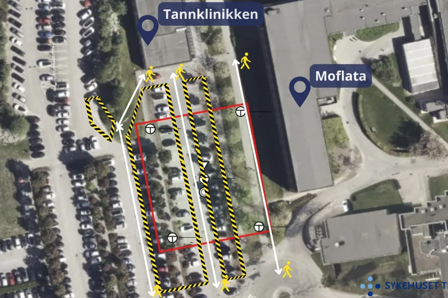 Kart over området som sperres av i området utenfor tannklinikken. To rader med parkeringsplasser nærmest Moflata vil ikke være tilgjengelig.