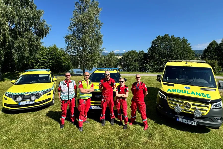 Bjørn Andre Halvorsen (Innsatsleder Helse), Erlend Berge, Håkon Staff (crew på legebil), og ved ambulansen Mina Christine Lidsheim (ambulanse lærling) og Roger Lyng (paramedisiner).