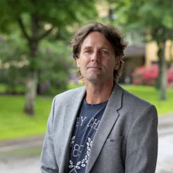 Kjetil Christensen utenfor sykehuset