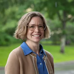 Hanne Engen utenfor sykehuset