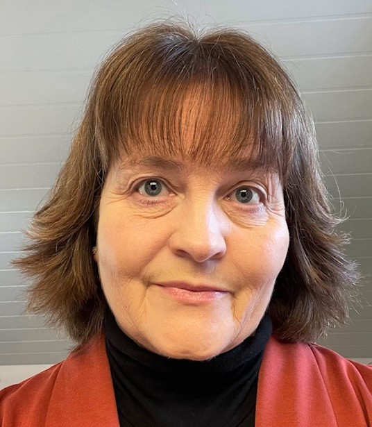 En person med langt hår