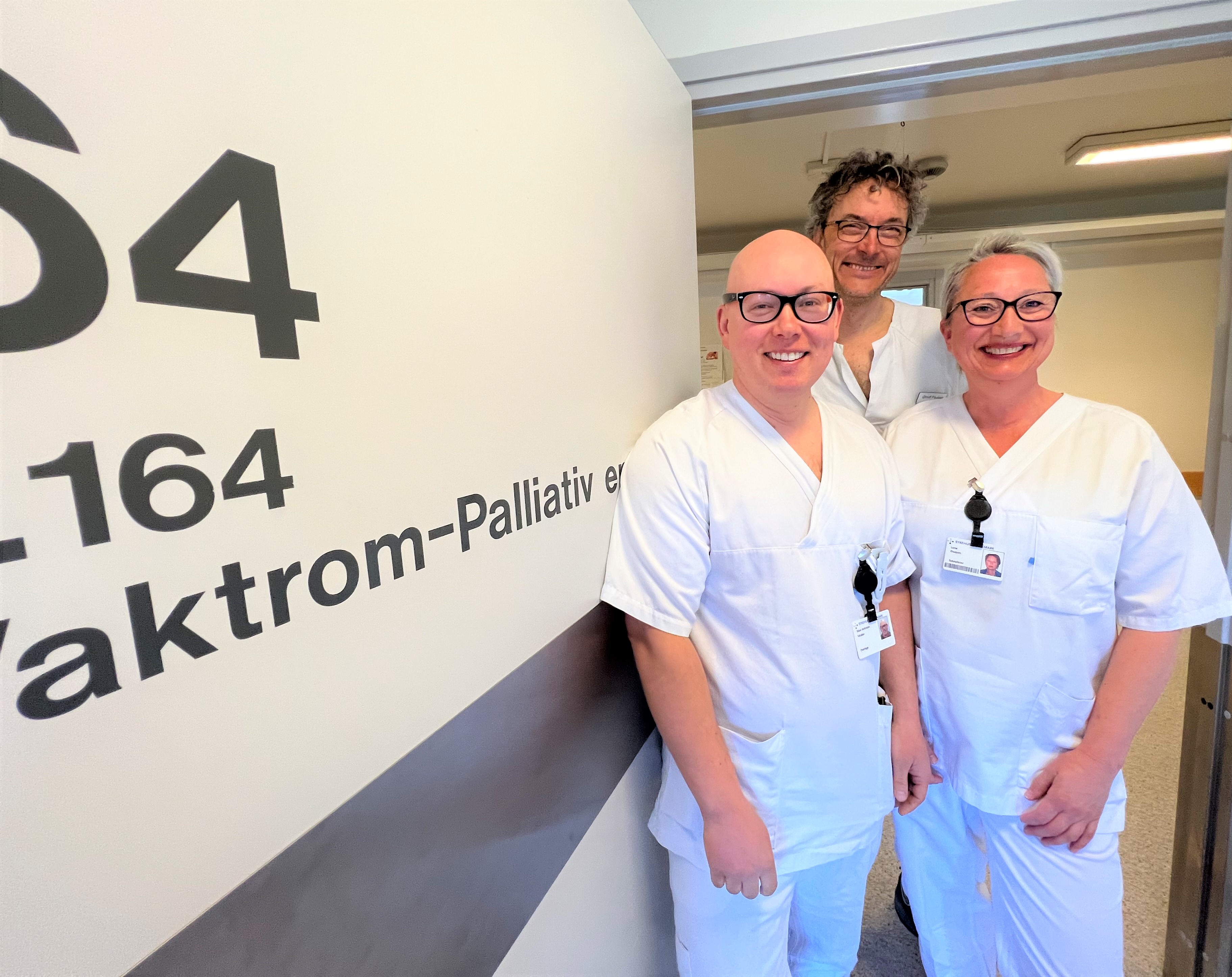 Ansatte utenfor vaktrom