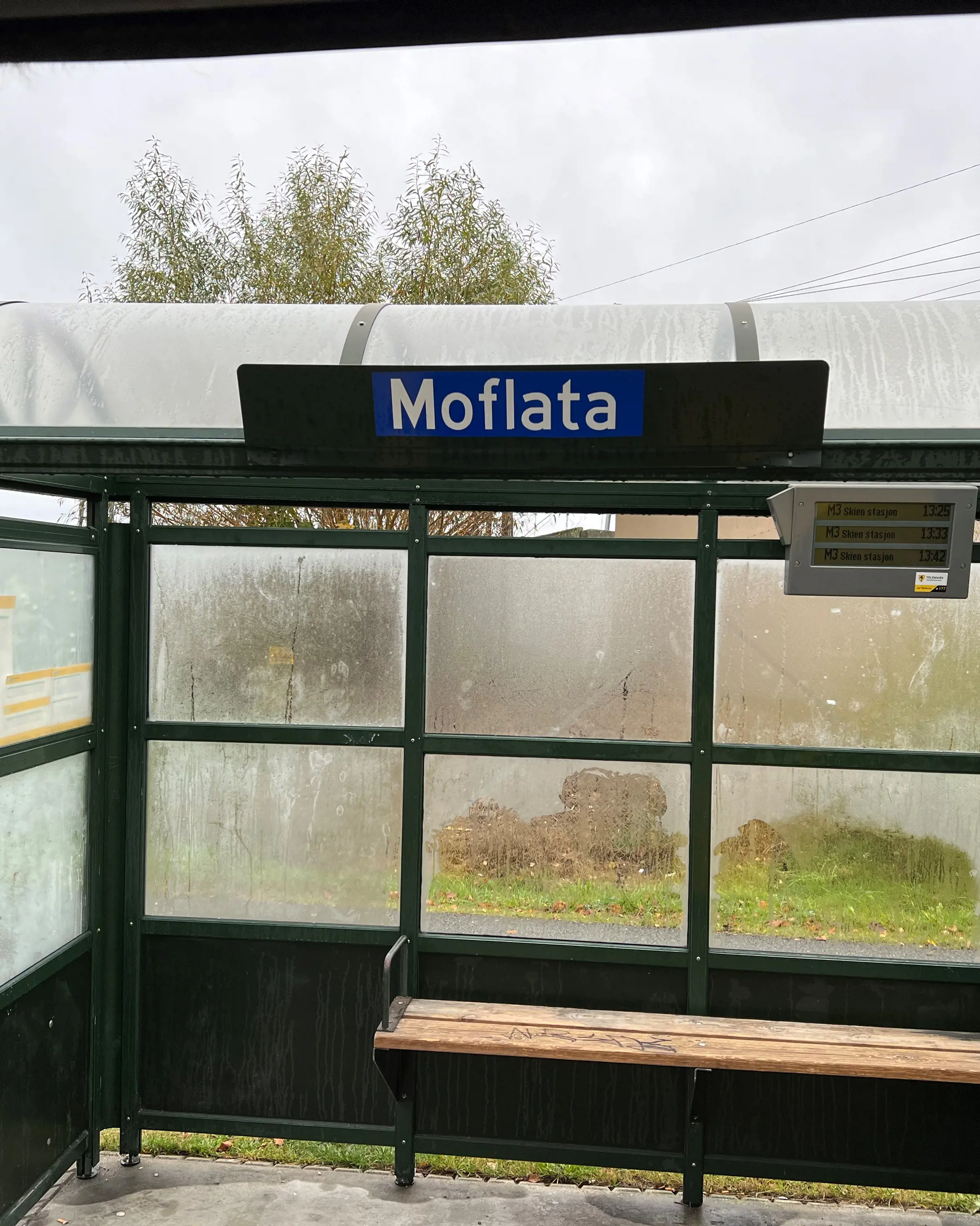 buss-skur ved Moflata