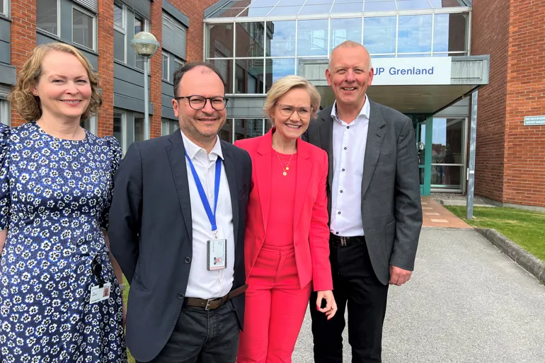 Bilde av, Ansgar Berg, Hedda Foss Five, Ingvild Kjerkol og Tom Helge Rønning under åpningen av nye BUP Grenland