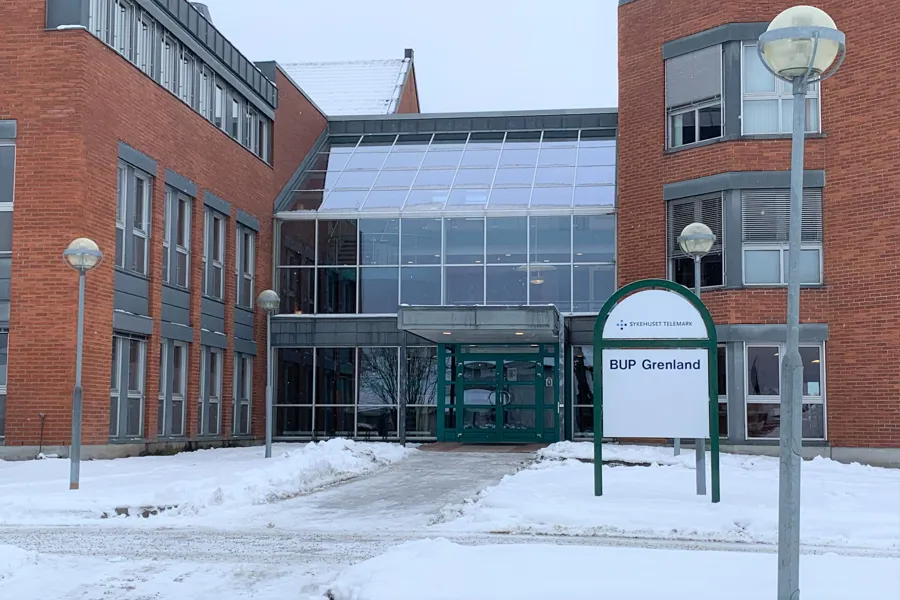 Inngangsparti til BUP Grenland, Gjerpens gate 14 i Skien