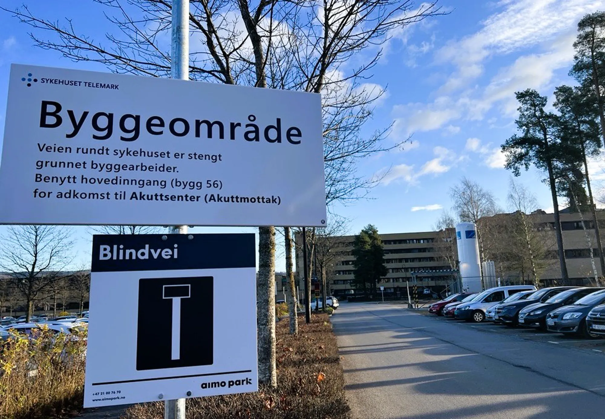 Et skilt i veikanten