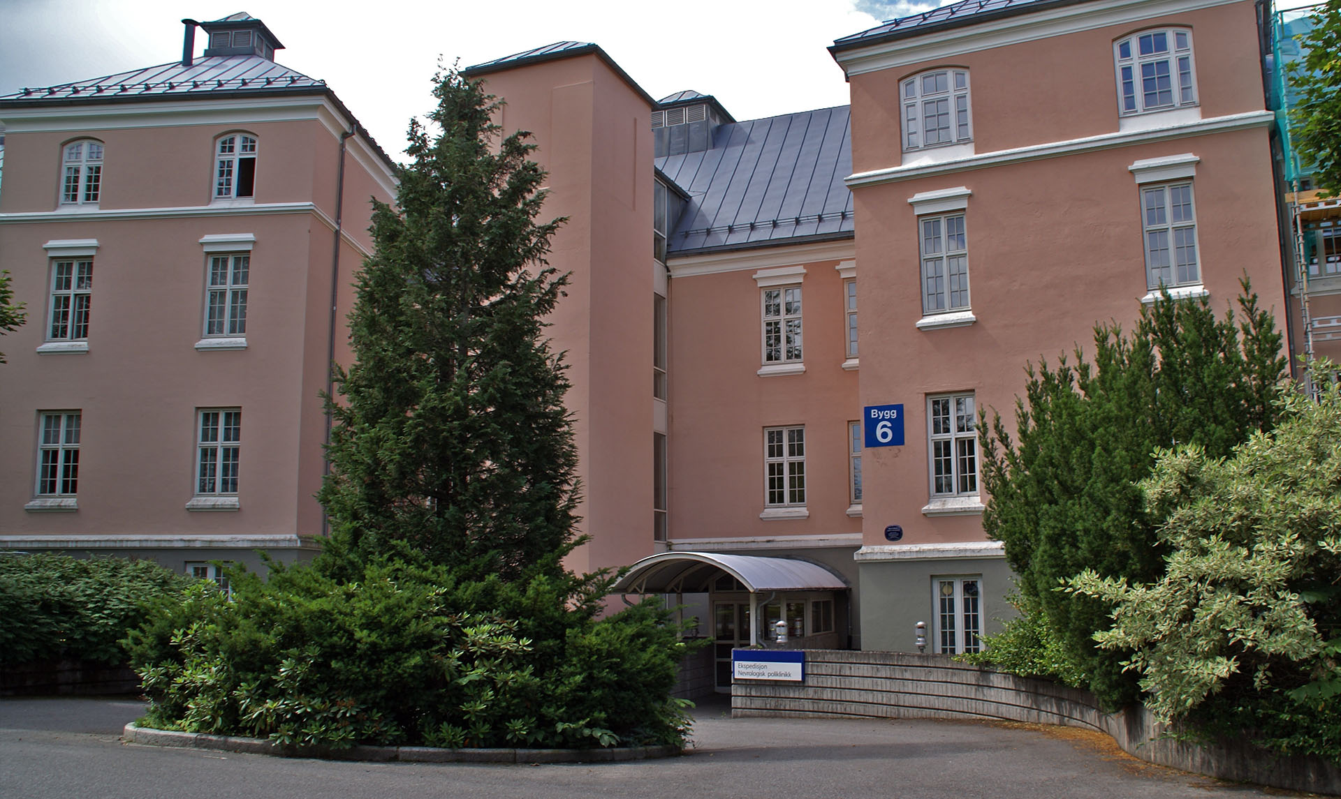 Bygg 6 i Skien, inngang fra forsiden