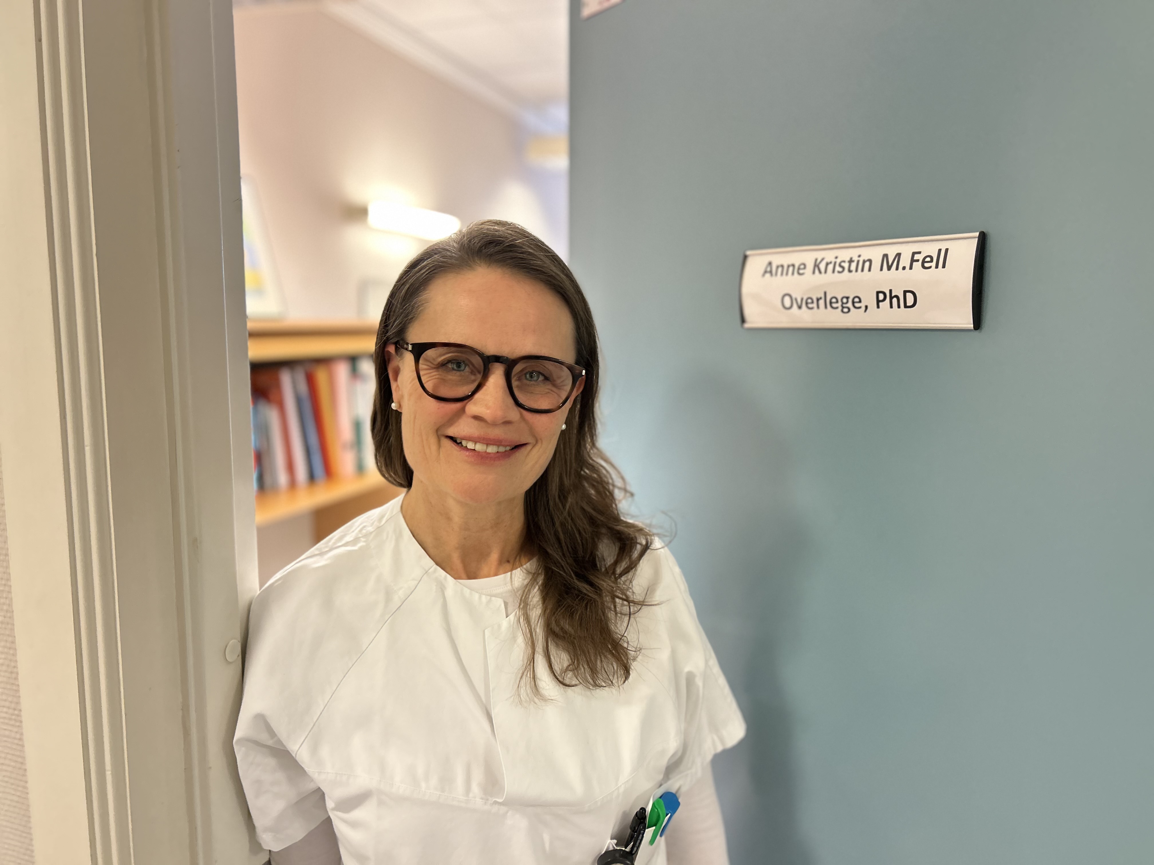 Anne Kristin Møller Fell utenfor kontoret sitt