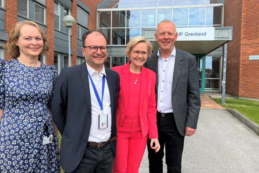 Bilde av, Ansgar Berg, Hedda Foss Five, Ingvild Kjerkol og Tom Helge Rønning under åpningen av nye BUP Grenland