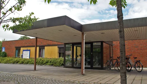 Bygg 38 i Skien, inngangspartiet